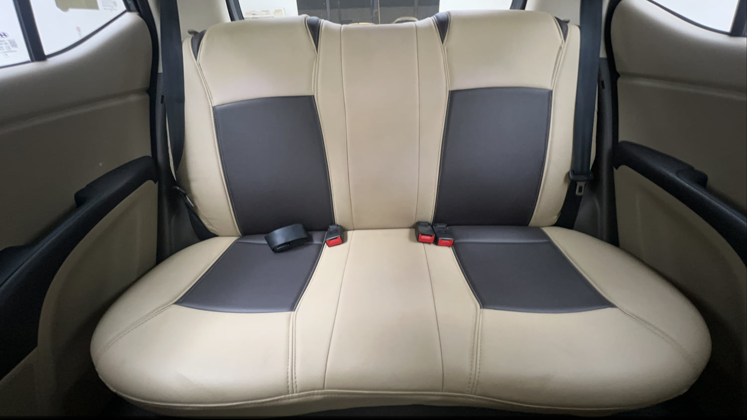 Used 2016 Hyundai i10 Sportz 1.1 iRDE2 Petrol Manual interior REAR SEAT CONDITION VIEW