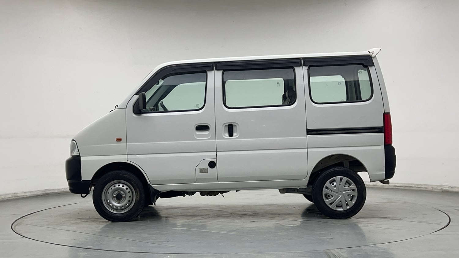 Used 2024 Maruti Suzuki Eeco 5 STR AC (O) CNG Cng Manual exterior LEFT SIDE VIEW