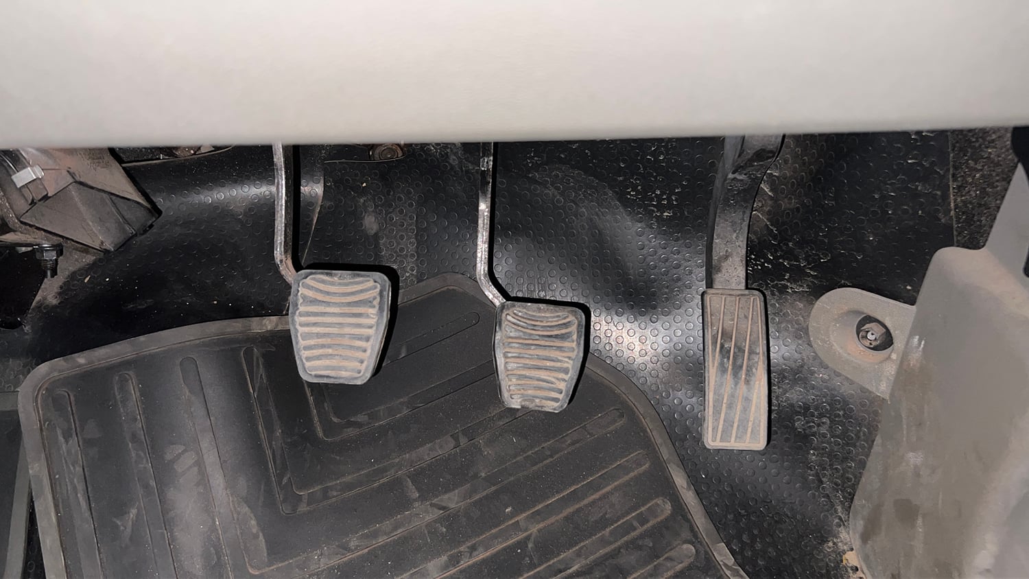 Used 2017 Mahindra KUV100 K4 6 STR Petrol Manual interior PEDALS VIEW
