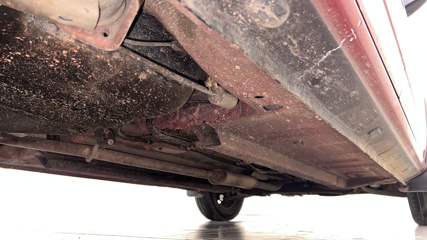 Used 2021 Renault Kwid RXT 1.0 AMT (O) Petrol Automatic extra REAR RIGHT UNDERBODY VIEW