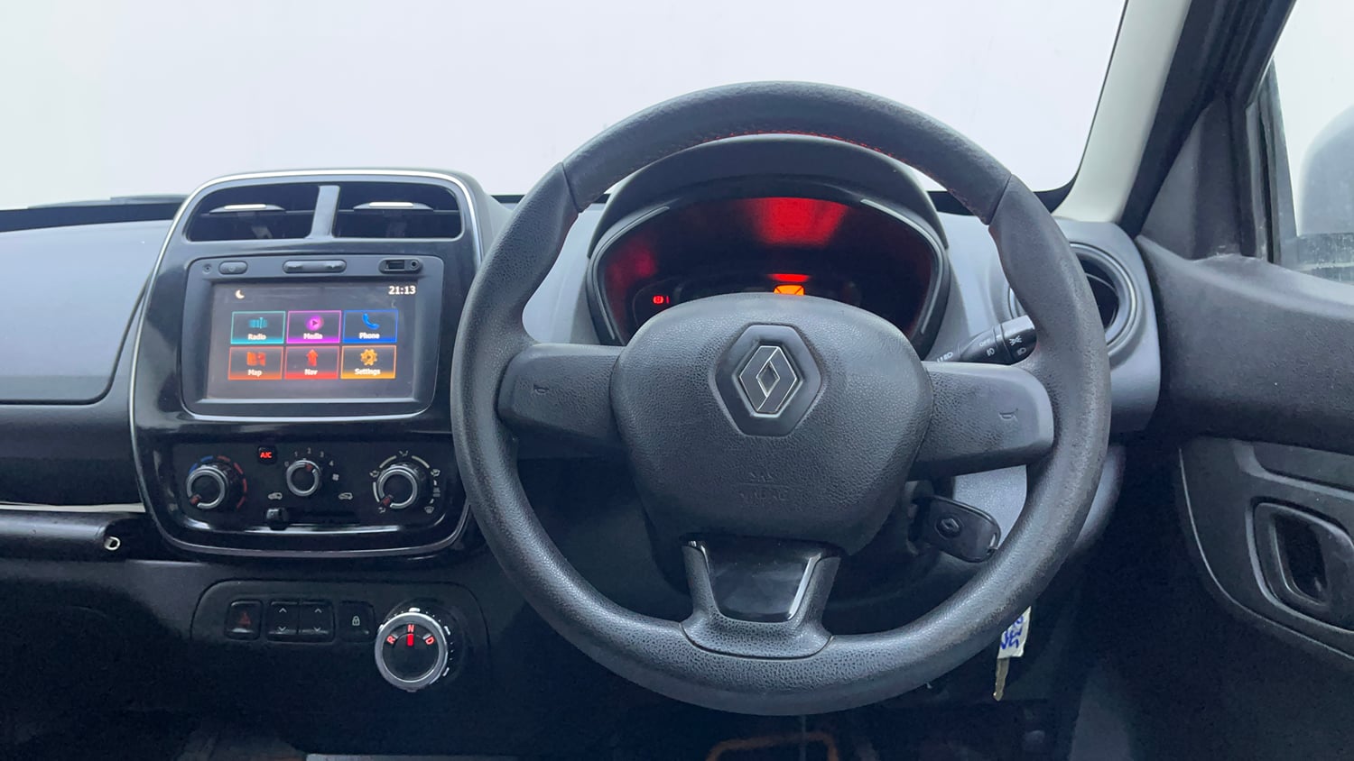 Used 2018 Renault Kwid 1.0 RXT AMT Petrol Automatic interior STEERING VIEW