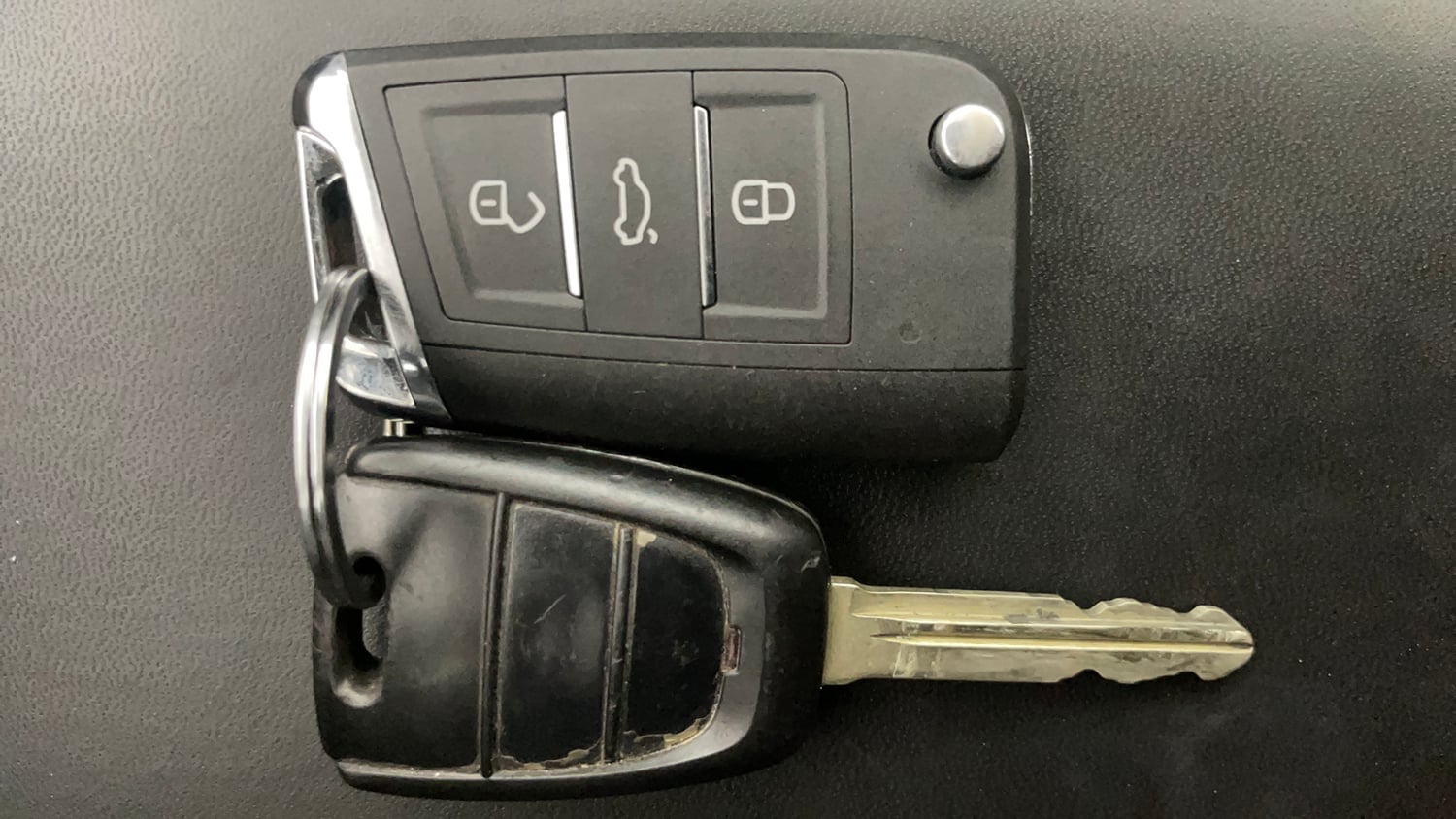 Used 2016 Hyundai Grand i10 Sportz 1.2 Kappa VTVT Petrol Manual extra CAR KEY VIEW