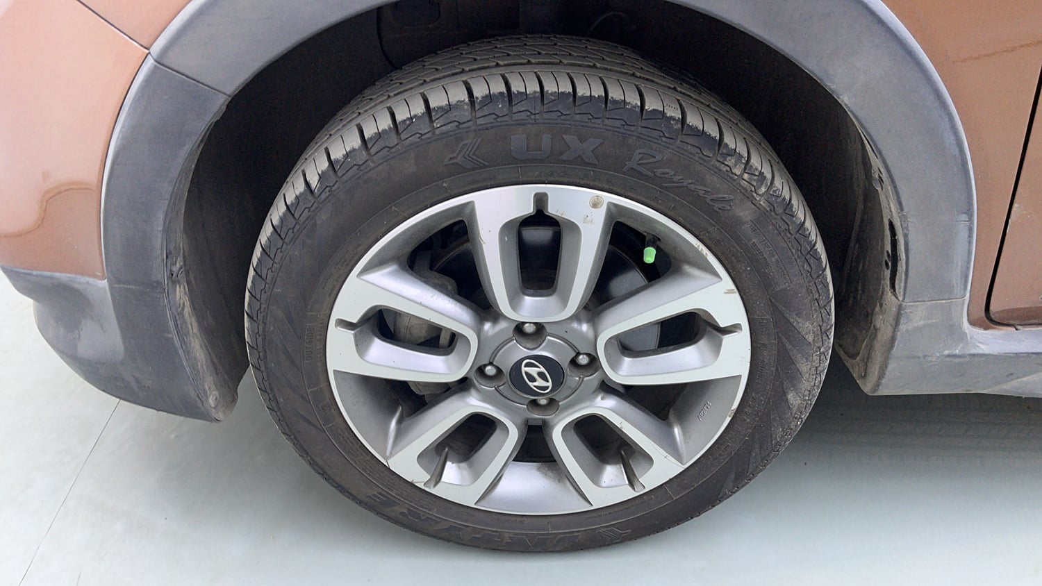 Used 2018 Hyundai i20 Active 1.2 SX Petrol Manual tyres LEFT FRONT TYRE RIM VIEW