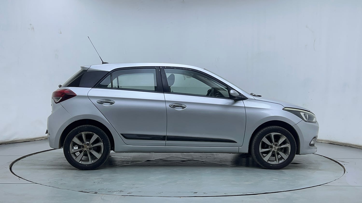 Used 2017 Hyundai Elite i20 Asta 1.2 Petrol Manual exterior RIGHT SIDE VIEW