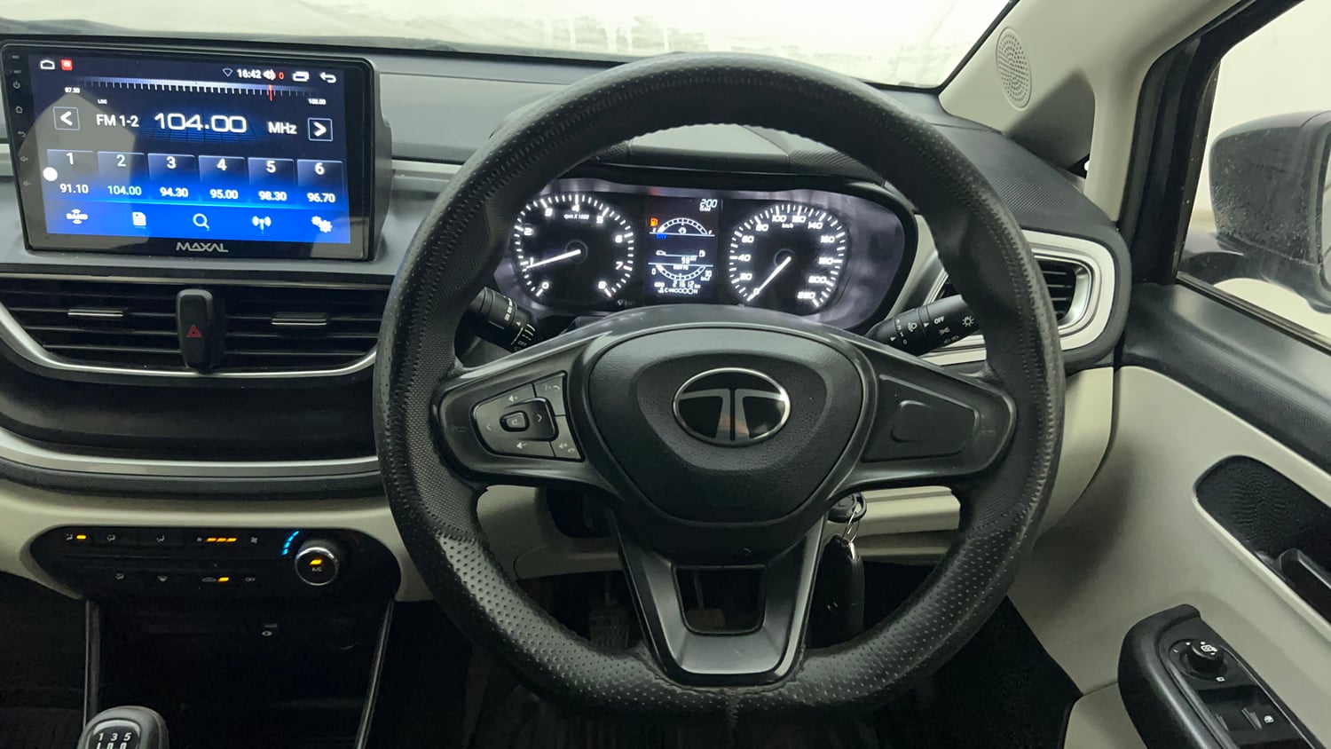 Used 2024 Tata Altroz XM Petrol Petrol Manual interior STEERING VIEW