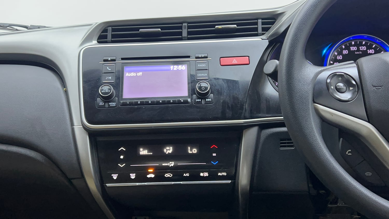 Used 2015 Honda City V Petrol Manual interior MUSIC SYSTEM & AC CONTROL VIEW