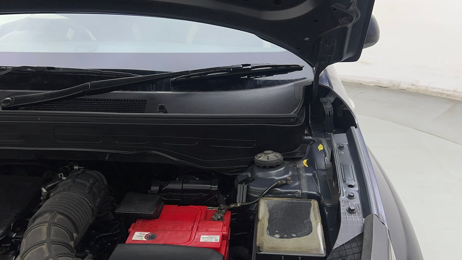 Used 2019 hyundai Venue S 1.0 AT Turbo Petrol Petrol Automatic engine ENGINE LEFT SIDE HINGE & APRON VIEW