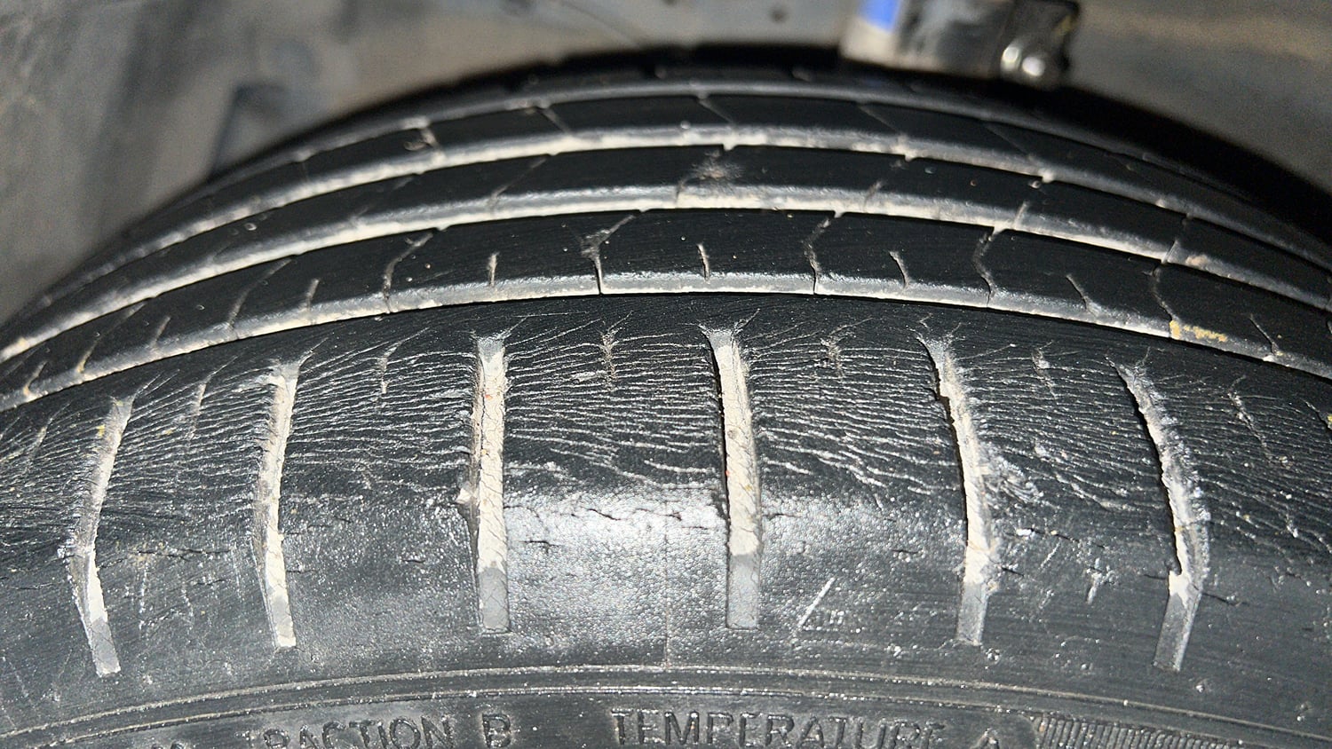 Used 2019 Maruti Suzuki Ciaz Alpha Hybrid 1.5 Petrol Manual tyres LEFT FRONT TYRE TREAD VIEW