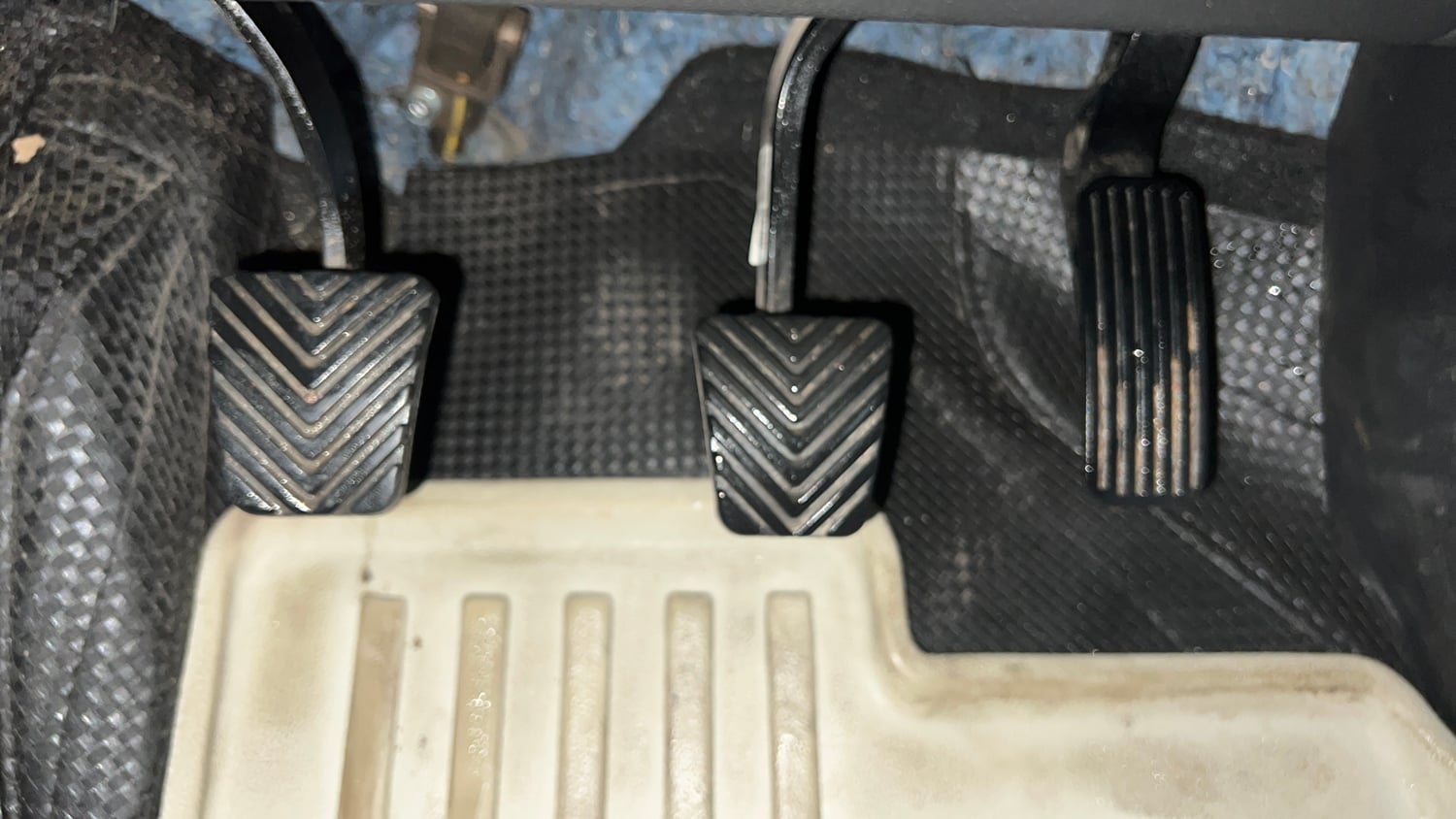 Used 2023 Hyundai Verna SX 1.5 Petrol MT Petrol Manual interior PEDALS VIEW