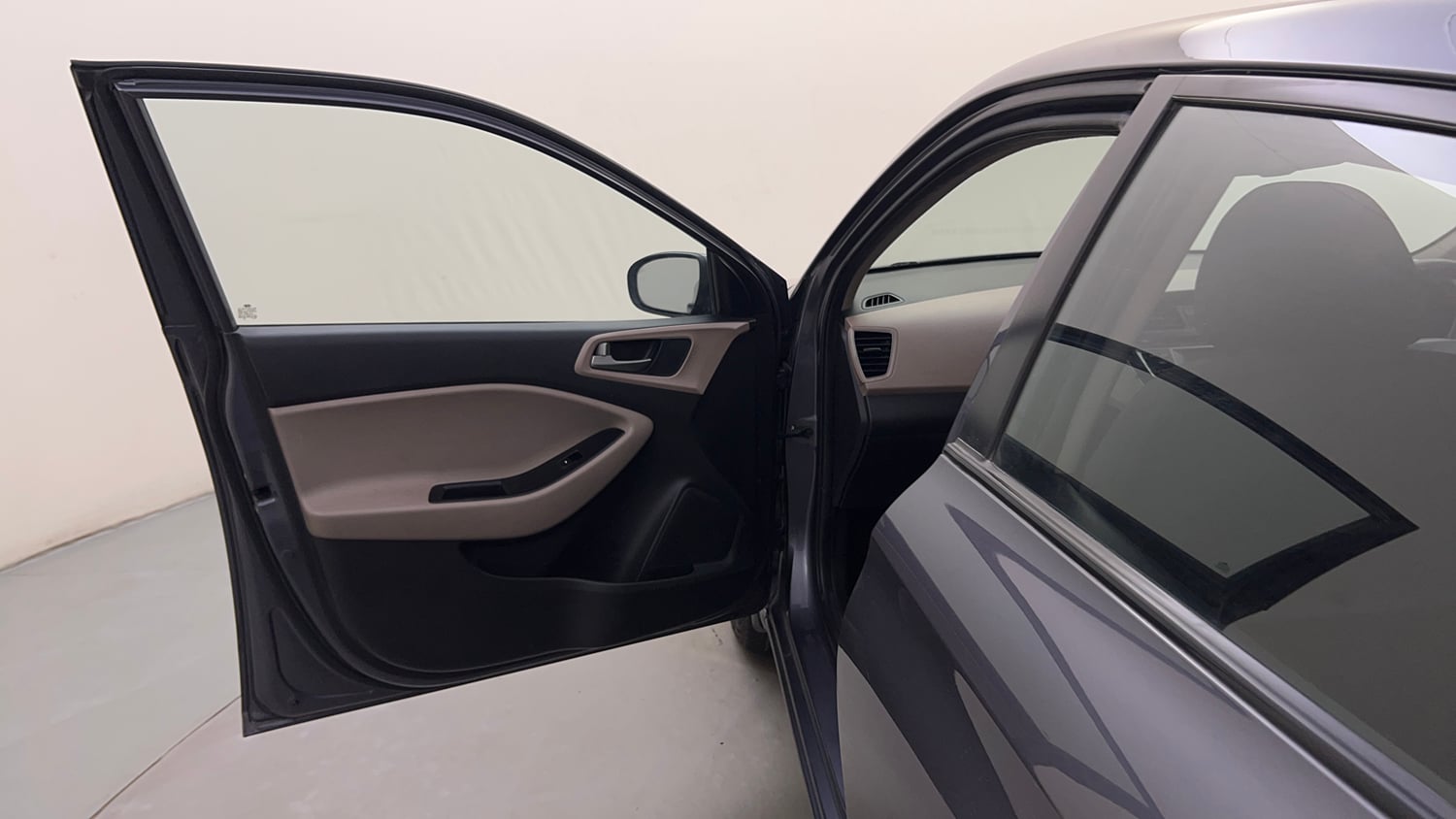 Used 2017 Hyundai Elite i20 Sportz 1.2 Petrol Manual interior LEFT FRONT DOOR OPEN VIEW