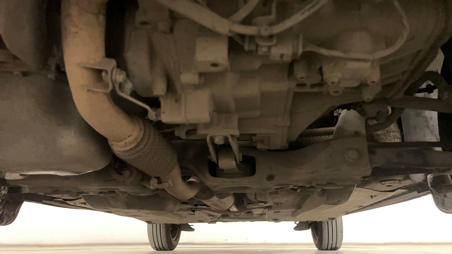 Used 2018 Volkswagen Ameo Comfortline 1.2L (P) Petrol Manual extra FRONT LEFT UNDERBODY VIEW