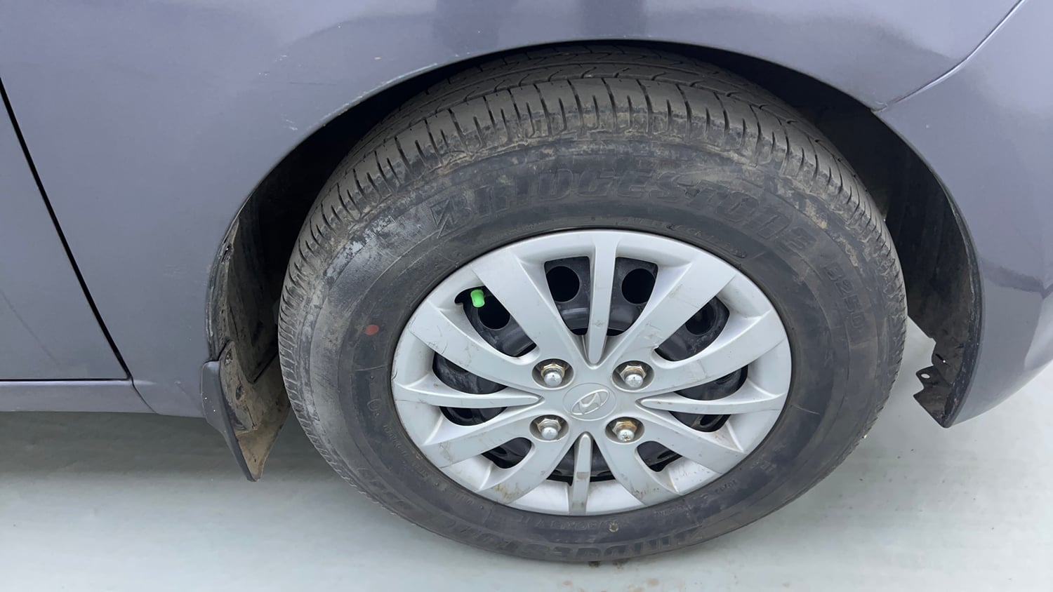 Used 2016 Hyundai i10 Sportz 1.1 iRDE2 Petrol Manual tyres RIGHT FRONT TYRE RIM VIEW