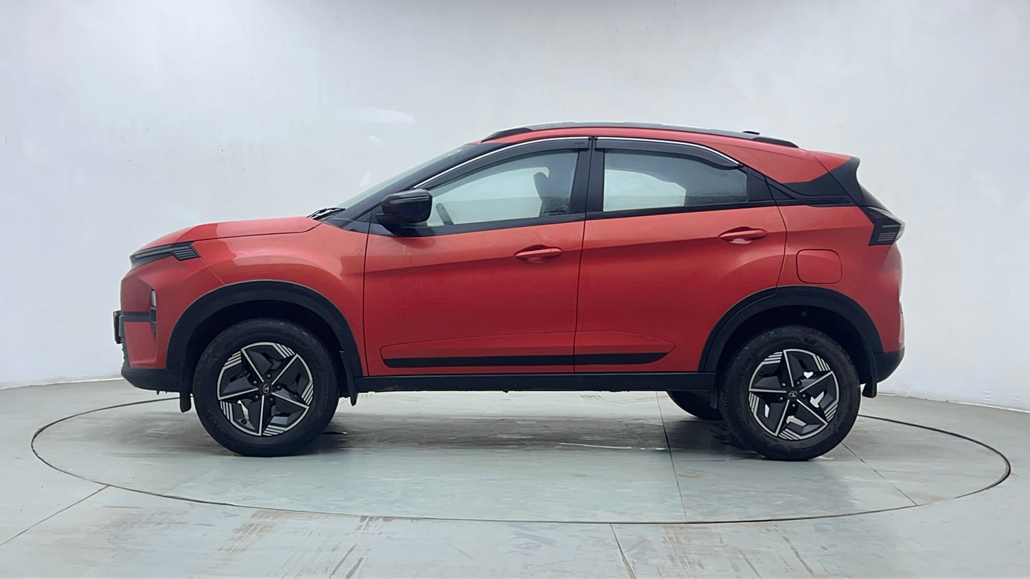 Used 2024 Tata Nexon Creative Plus 1.2 Revotron Petrol 6MT Petrol Manual exterior LEFT SIDE VIEW
