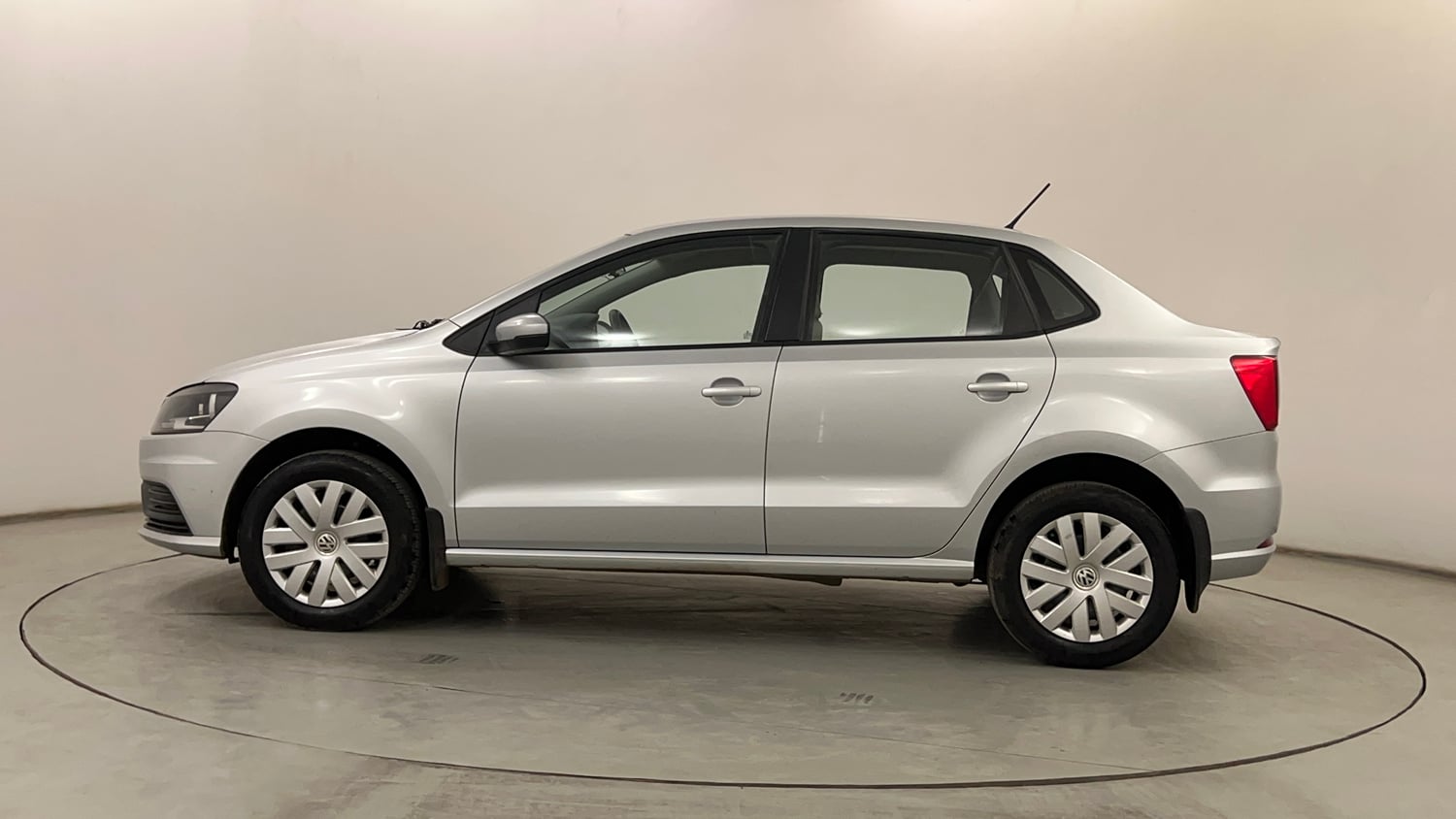 Used 2018 Volkswagen Ameo Comfortline 1.2L (P) Petrol Manual exterior LEFT SIDE VIEW