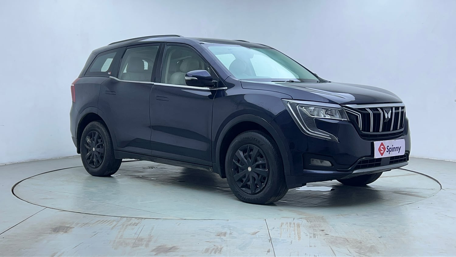 Used 2023 Mahindra XUV700 AX 3 Diesel MT 7 STR Diesel Manual exterior RIGHT FRONT CORNER VIEW