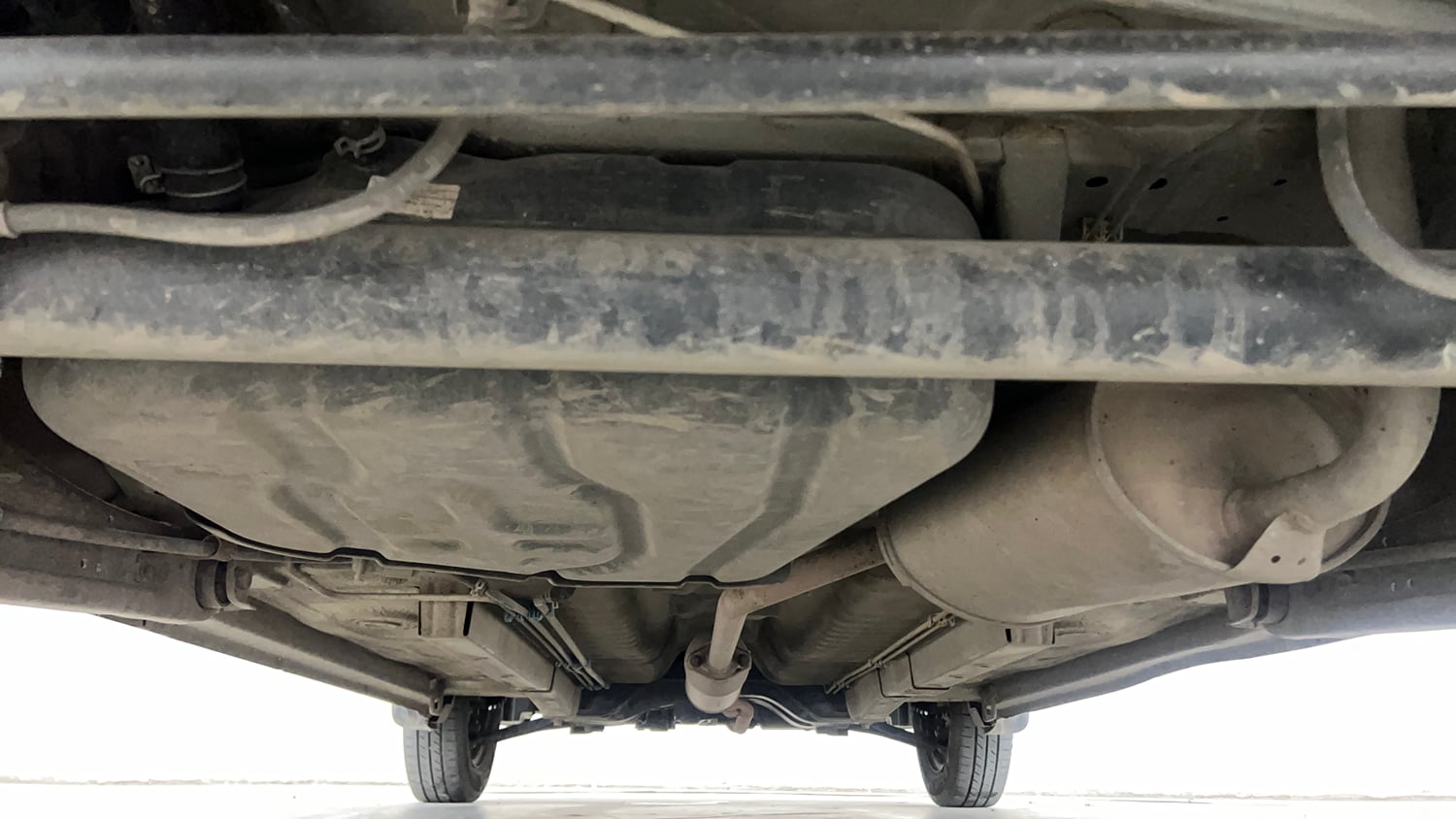 Used 2015 Maruti Suzuki Wagon R LXI CNG Cng Manual extra REAR UNDERBODY VIEW (TAKEN FROM REAR)