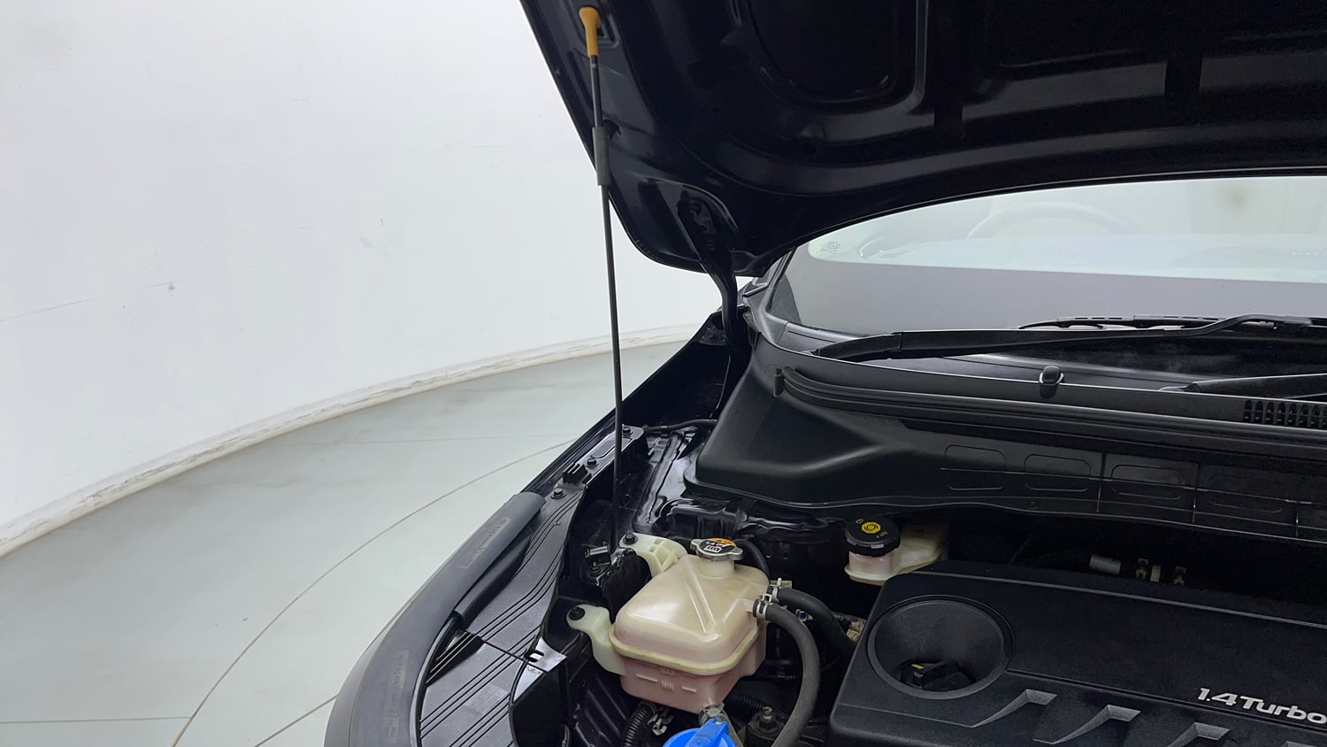 Used 2022 Kia Carens Luxury 1.4 Petrol 7 STR Petrol Manual engine ENGINE RIGHT SIDE HINGE & APRON VIEW