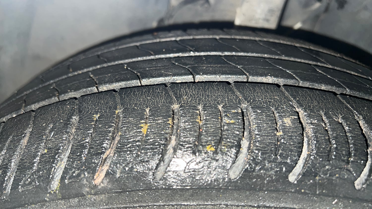 Used 2021 Tata Altroz XZ Plus i-Turbo Petrol Petrol Manual tyres LEFT FRONT TYRE TREAD VIEW