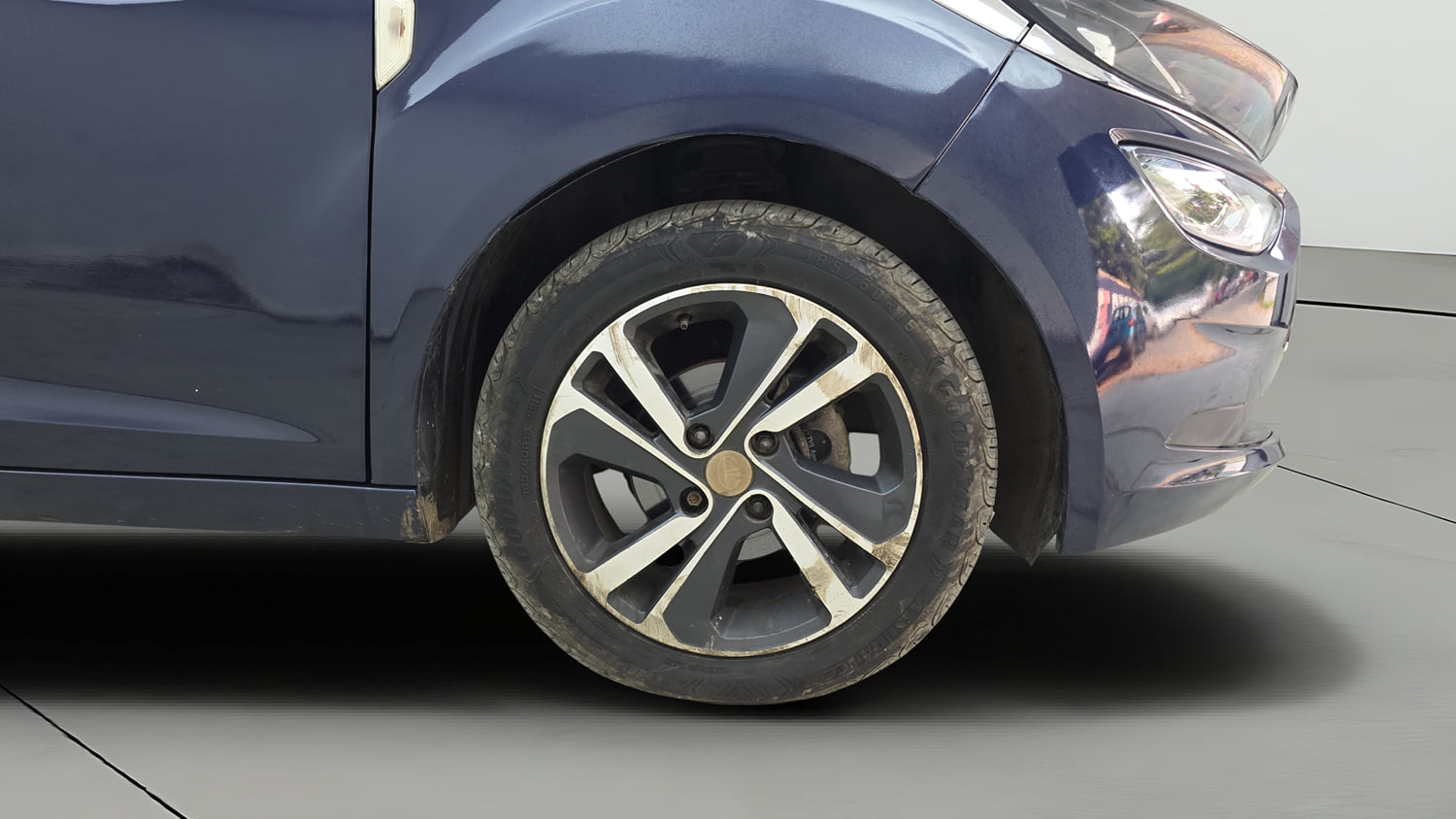 Used 2023 Tata Altroz XZ Diesel Diesel Manual tyres RIGHT FRONT TYRE RIM VIEW