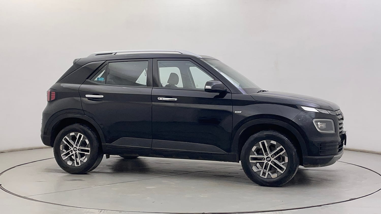 Used 2024 Hyundai Venue SX (O) 1.0 Turbo DCT Petrol Automatic exterior RIGHT SIDE VIEW