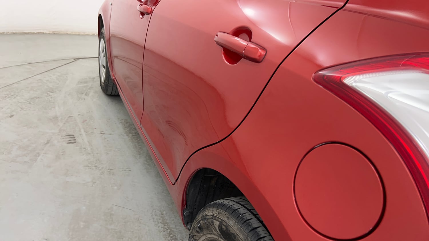 Used 2014 Maruti Suzuki Swift VXi Petrol Manual dents MINOR SCRATCH