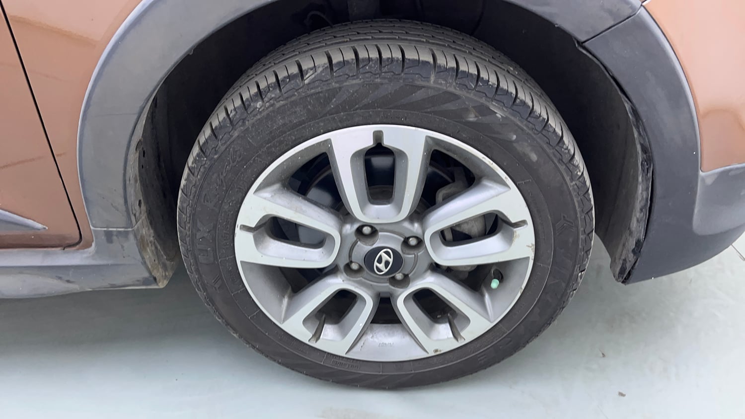 Used 2018 Hyundai i20 Active 1.2 SX Petrol Manual tyres RIGHT FRONT TYRE RIM VIEW