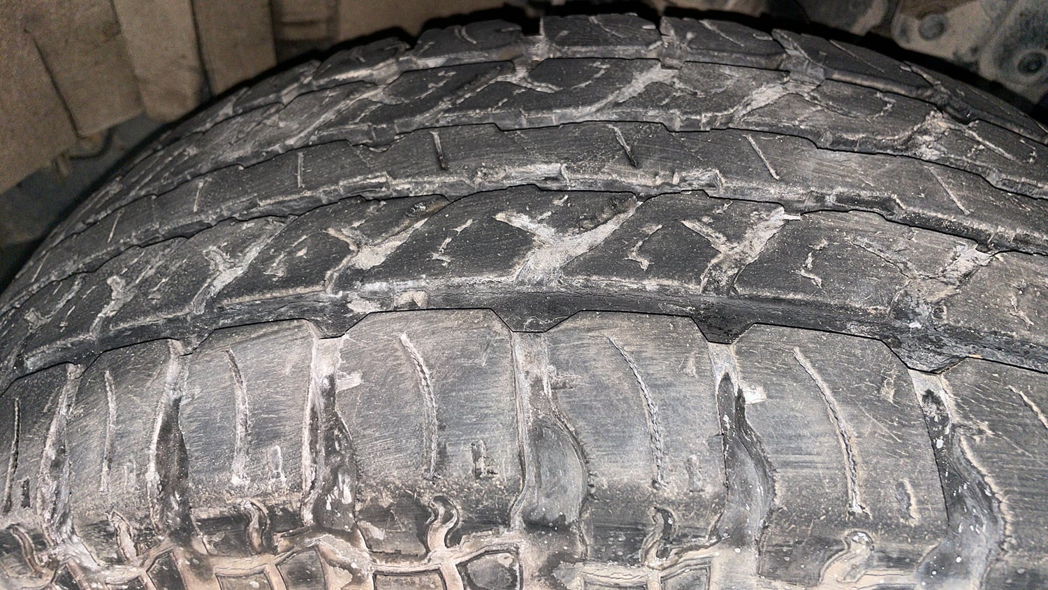 Used 2022 mahindra Thar LX Hard Top Petrol MT 4WD Petrol Manual tyres RIGHT FRONT TYRE TREAD VIEW