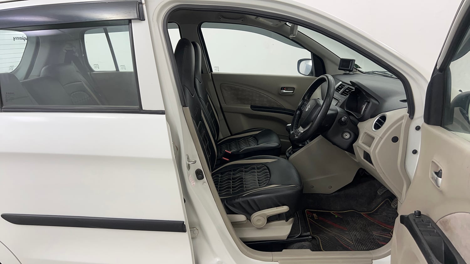 Used 2017 Maruti Suzuki Celerio ZXi Opt Petrol Manual interior RIGHT SIDE FRONT DOOR CABIN VIEW