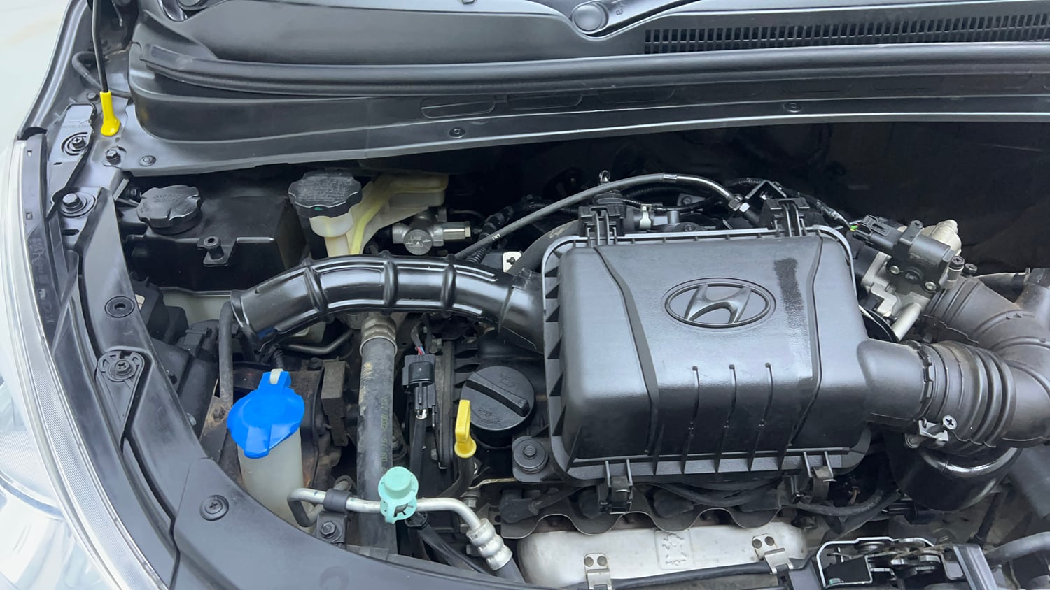 Used 2016 Hyundai i10 Sportz 1.1 iRDE2 Petrol Manual engine ENGINE RIGHT SIDE VIEW