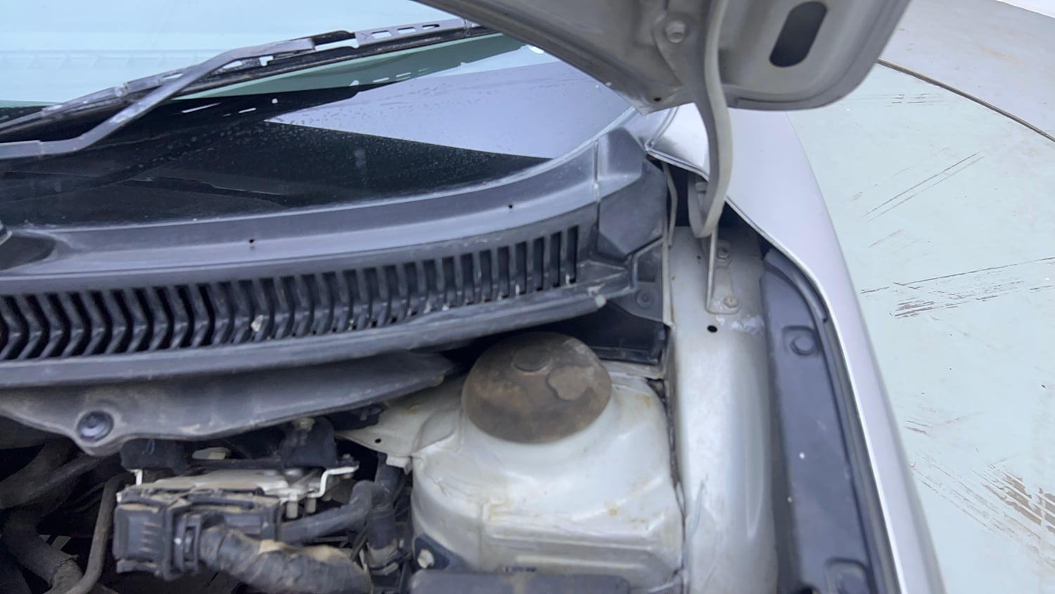 Used 2018 Maruti Suzuki Baleno Alpha 1.2 Petrol Manual engine ENGINE LEFT SIDE HINGE & APRON VIEW