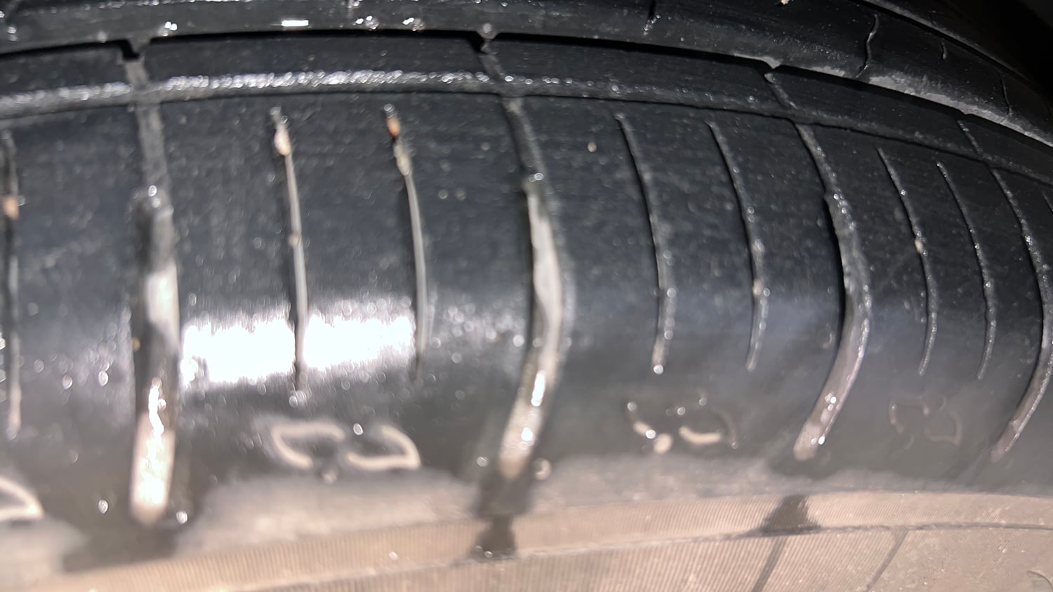 Used 2022 Mahindra XUV700 AX 5 Diesel AT 7 STR Diesel Automatic tyres LEFT REAR TYRE TREAD VIEW