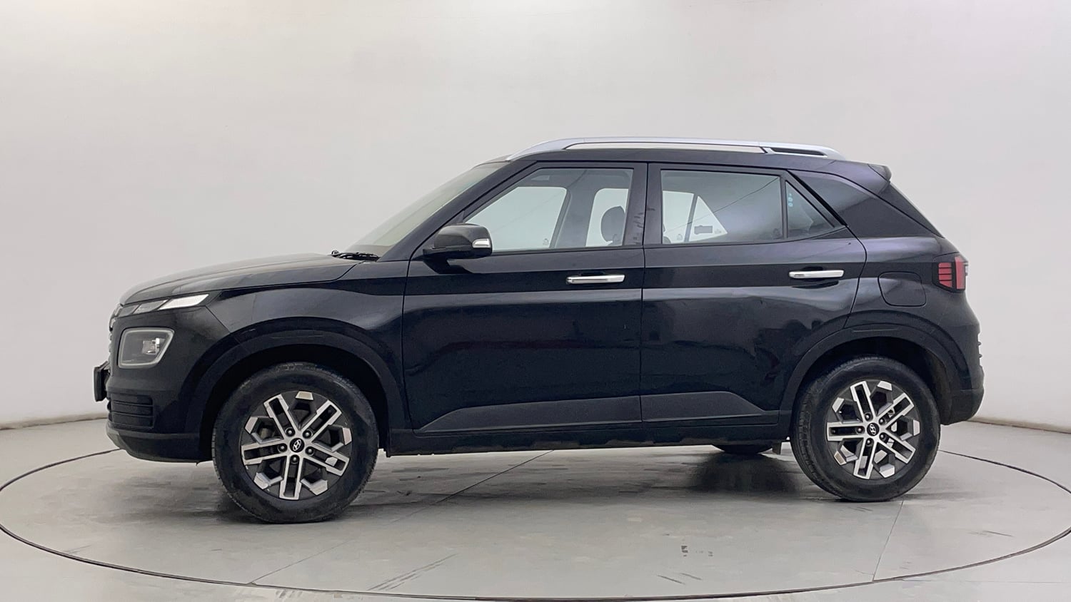 Used 2024 Hyundai Venue SX (O) 1.0 Turbo DCT Petrol Automatic exterior LEFT SIDE VIEW
