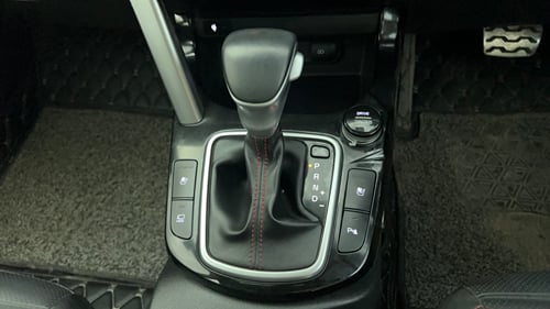 Used 2022 Kia Seltos GTX Plus 1.4 DCT Petrol Automatic interior GEAR  KNOB VIEW