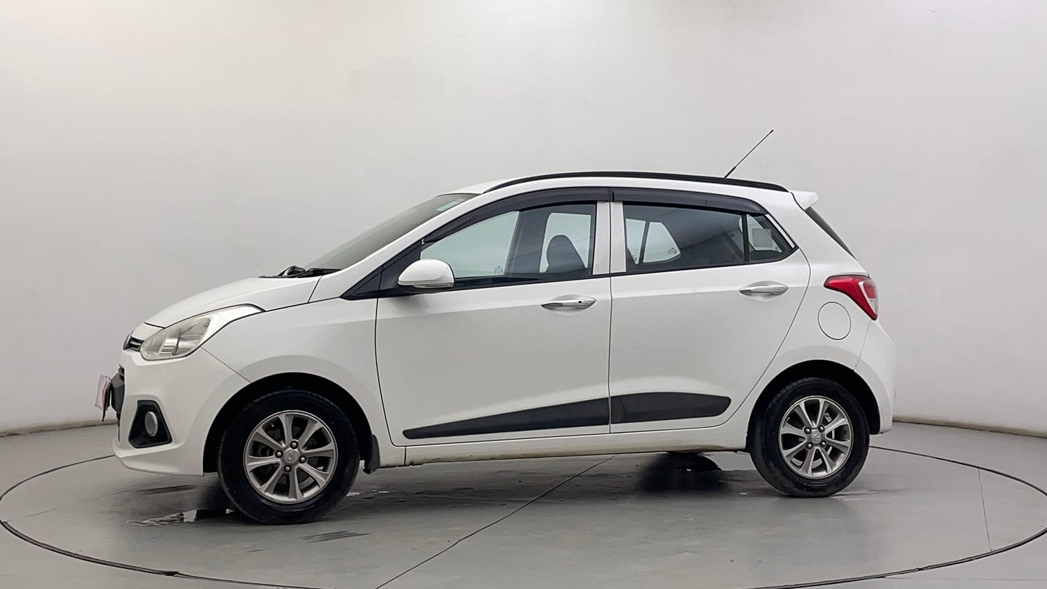 Used 2016 Hyundai Grand i10 Asta 1.2 Kappa VTVT Petrol Manual exterior LEFT SIDE VIEW