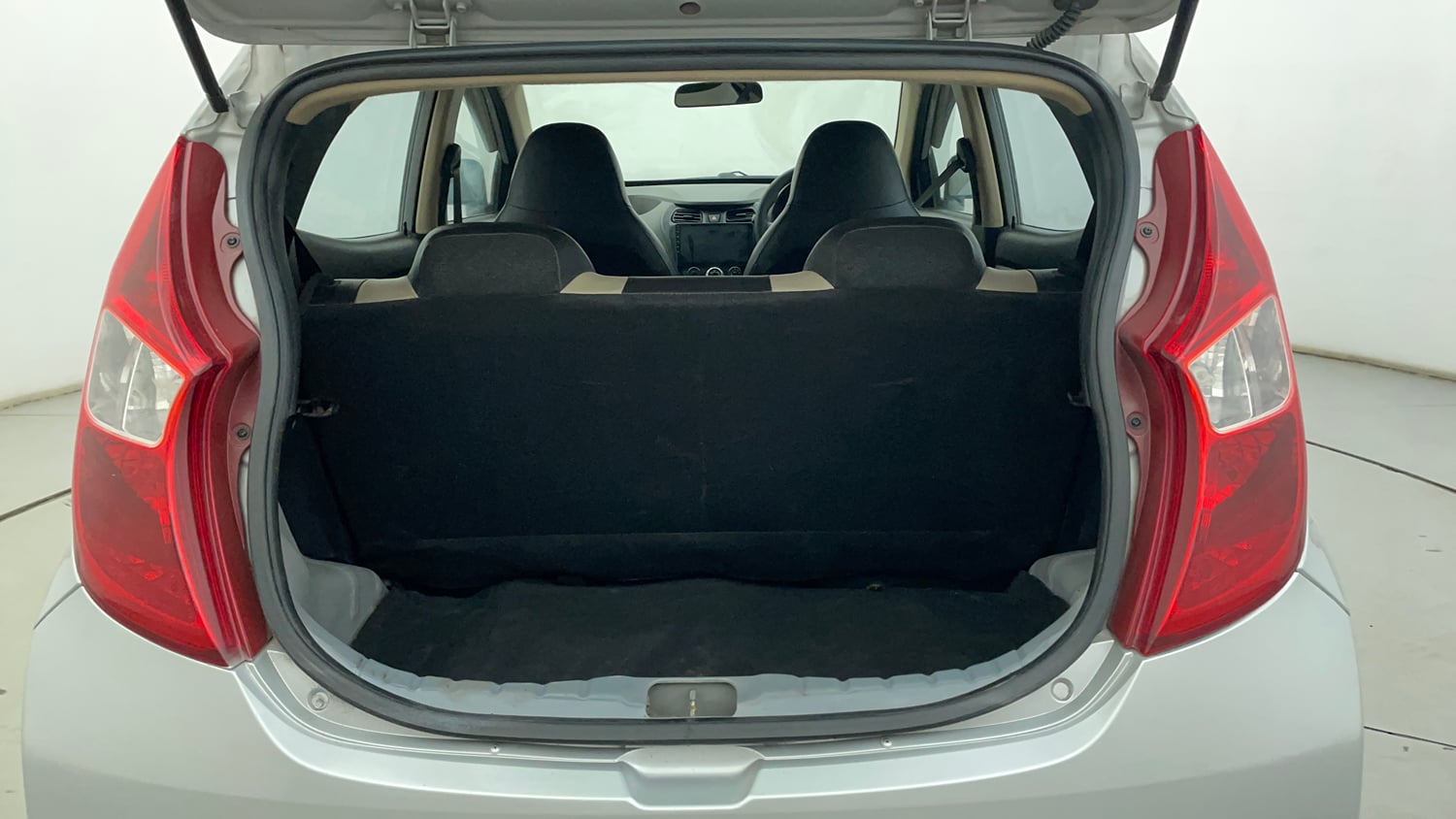 Used 2016 Hyundai Eon Era + Petrol Manual interior DICKY INSIDE VIEW
