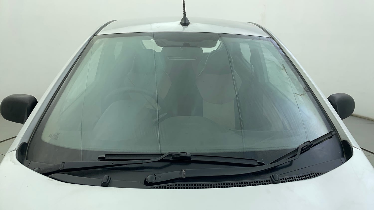 Used 2016 Hyundai Eon Era + Petrol Manual exterior FRONT WINDSHIELD VIEW