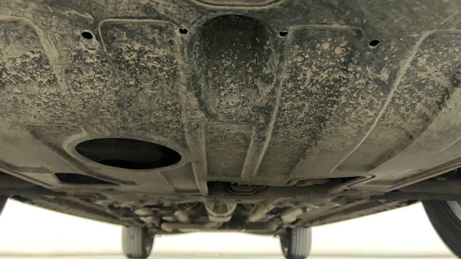 Used 2024 Hyundai Alcazar Signature (O) 7 STR 1.5 Petrol DCT Petrol Automatic extra FRONT LEFT UNDERBODY VIEW