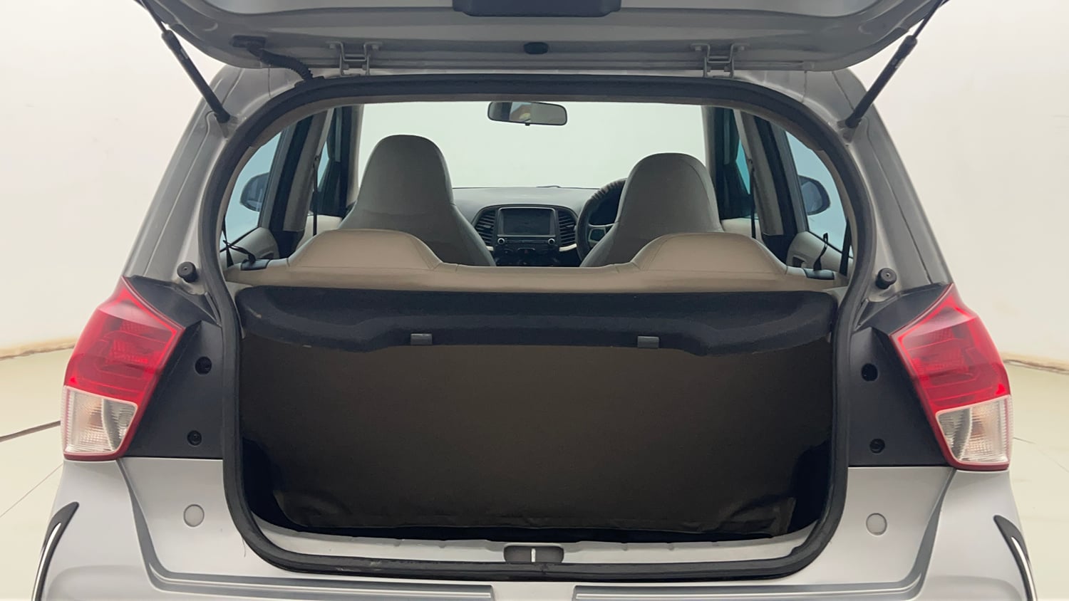 Used 2018 Hyundai Santro Sportz Petrol Manual interior DICKY INSIDE VIEW
