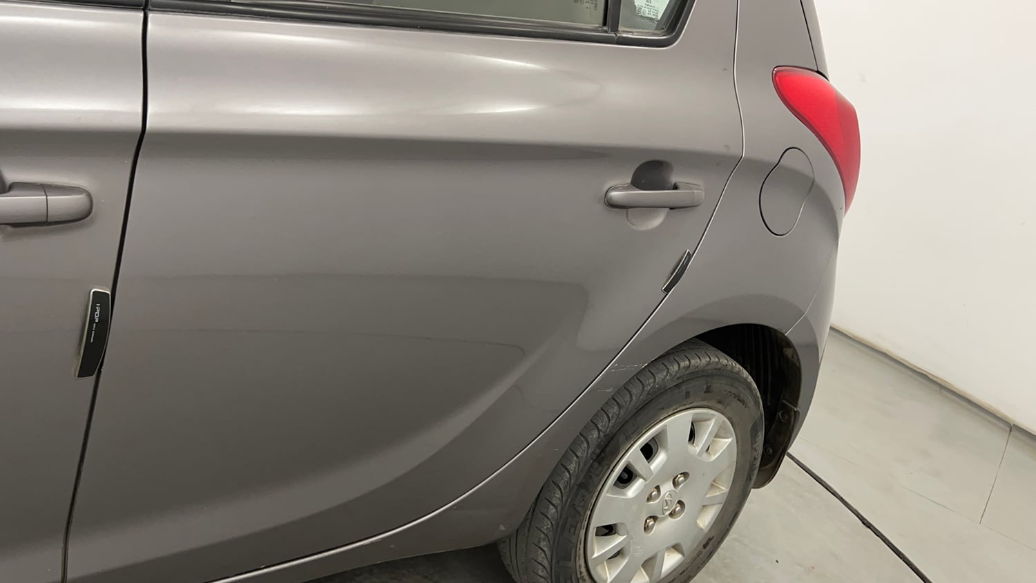 Used 2013 Hyundai i20 Magna 1.2 Petrol Manual dents MINOR SCRATCH