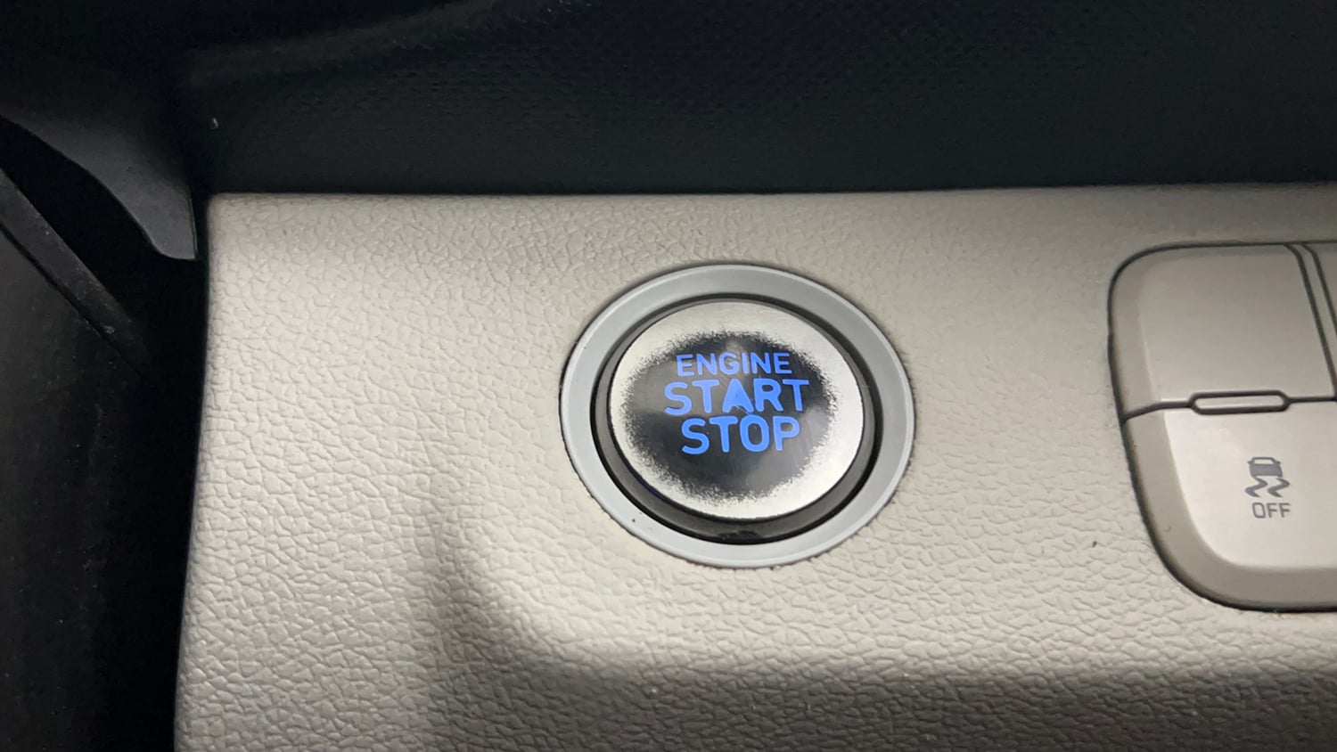 Used 2022 Hyundai Venue SX 1.2 Petrol Petrol Manual top_features Keyless start