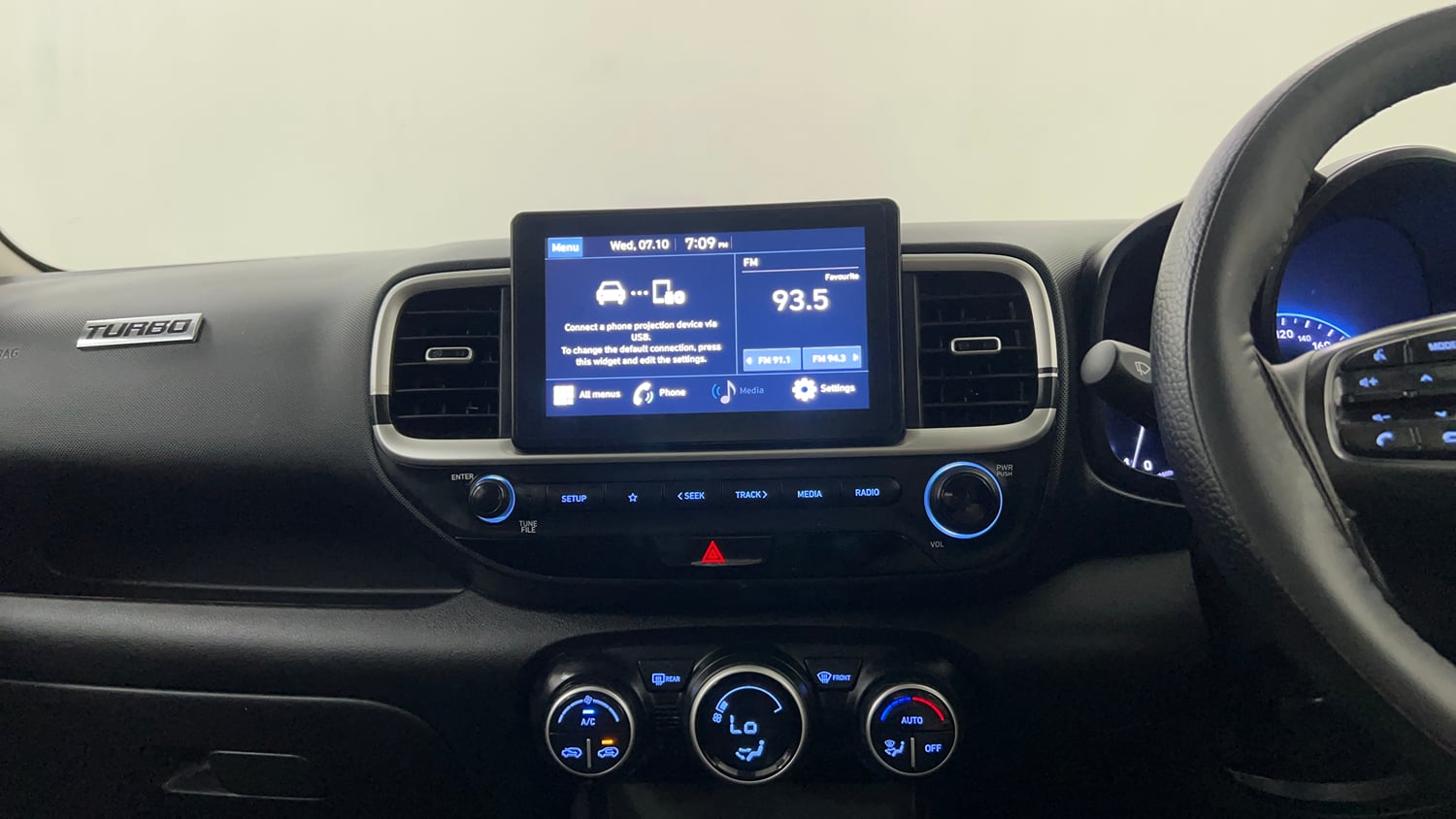 Used 2021 Hyundai Venue SX 1.0 Turbo Petrol Manual interior MUSIC SYSTEM & AC CONTROL VIEW
