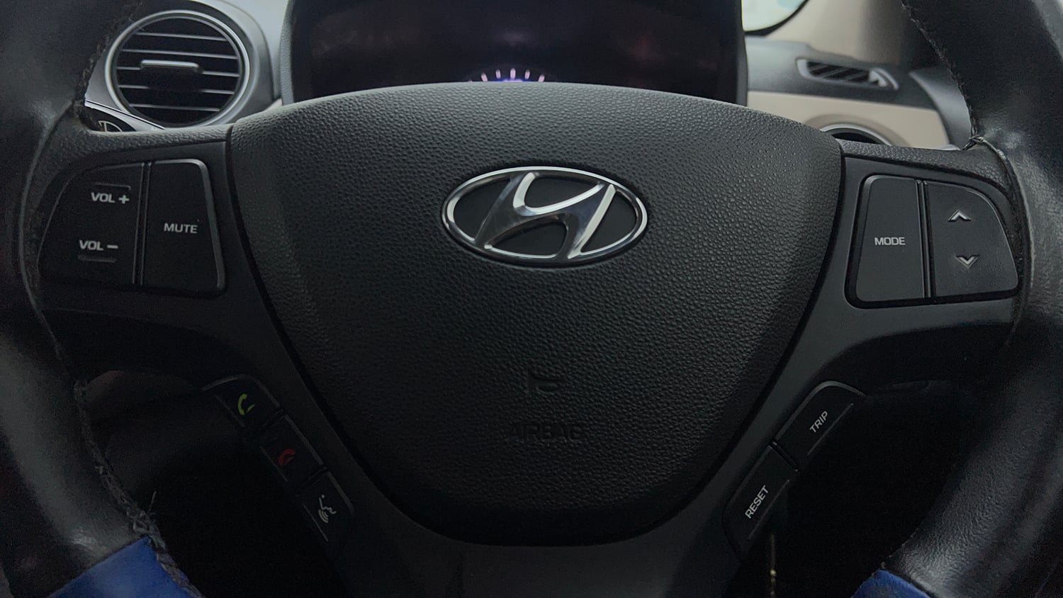 Used 2019 Hyundai Xcent SX Petrol Manual top_features Airbags