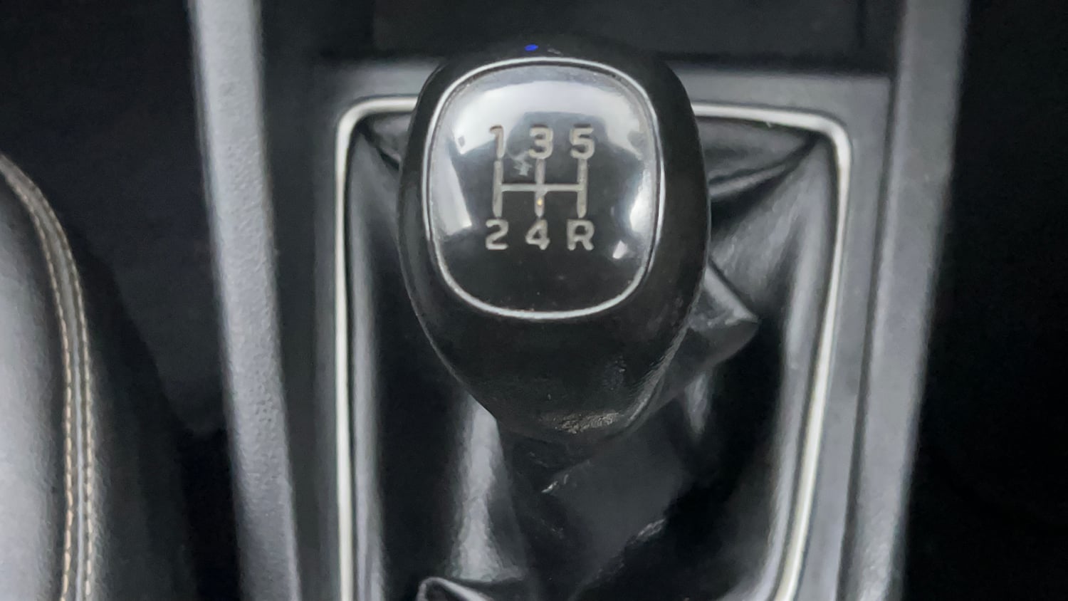 Used 2019 Hyundai Elite i20 Magna Plus 1.2 Petrol Manual interior GEAR  KNOB VIEW