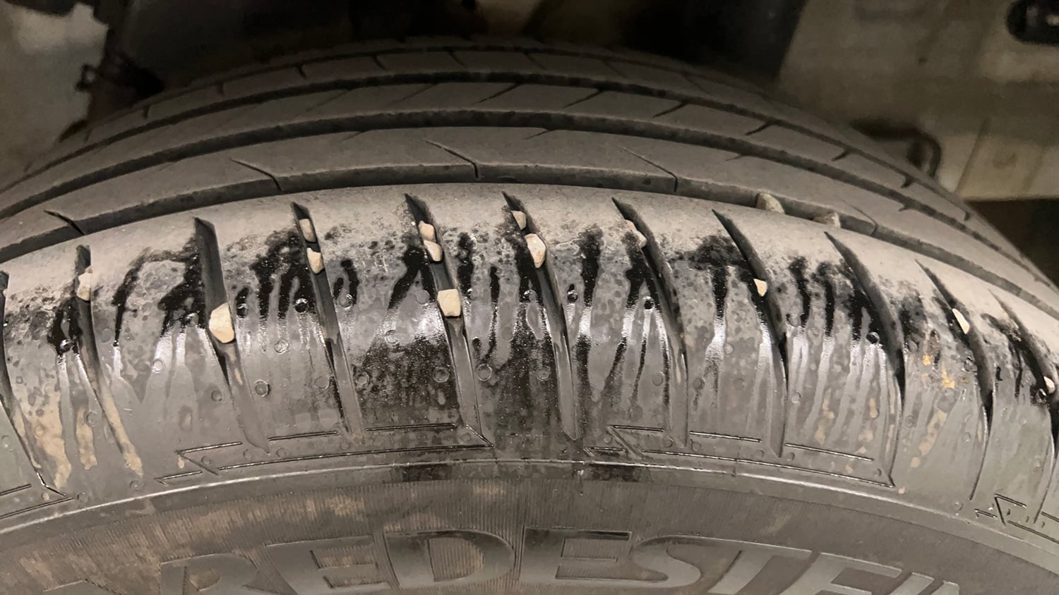 Used 2021 Hyundai Venue SX 1.0 Turbo Petrol Manual tyres LEFT REAR TYRE TREAD VIEW
