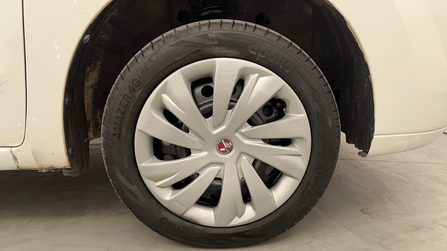 Used 2012 Maruti Suzuki Wagon R 1.0 VXi Petrol Manual tyres RIGHT FRONT TYRE RIM VIEW
