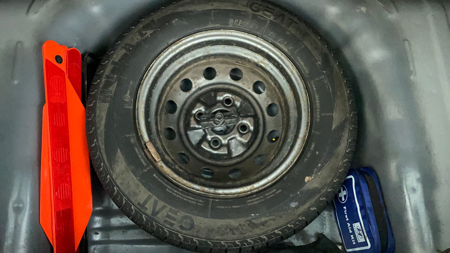 Used 2016 Hyundai Eon Era + Petrol Manual tyres SPARE TYRE VIEW