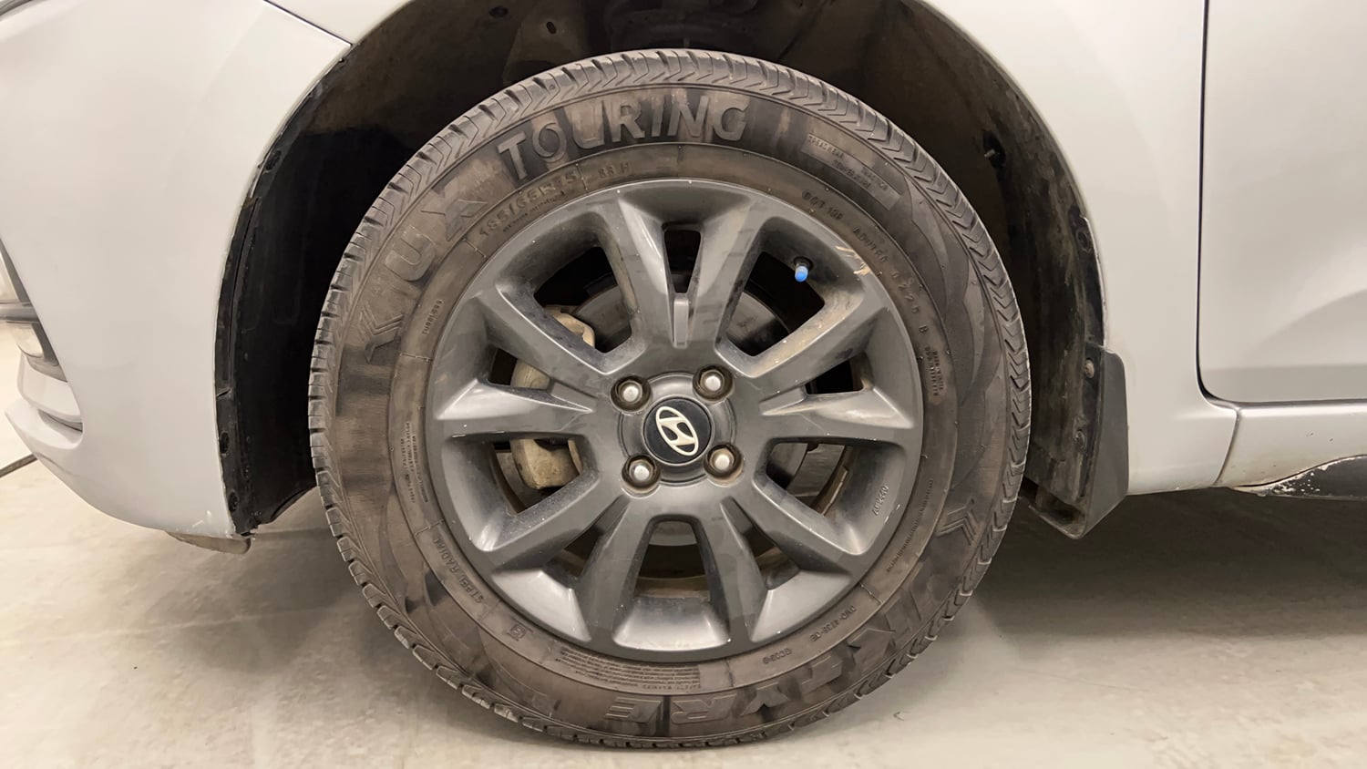 Used 2020 Hyundai Elite i20 Sportz Plus 1.2 Petrol Manual tyres LEFT FRONT TYRE RIM VIEW