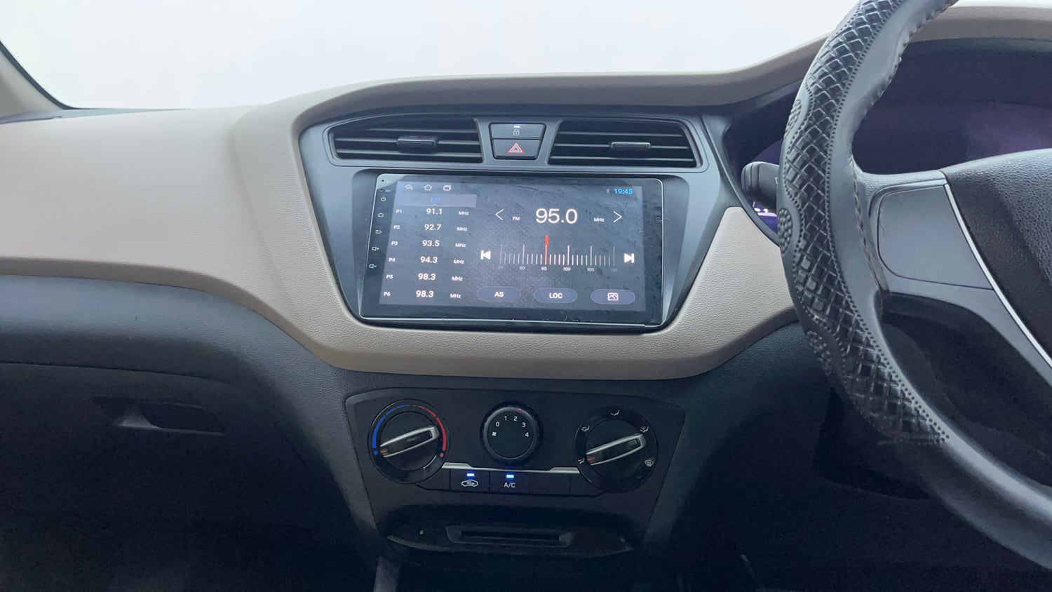 Used 2018 Hyundai Elite i20 Magna Executive 1.4 CRDI Diesel Manual interior MUSIC SYSTEM & AC CONTROL VIEW