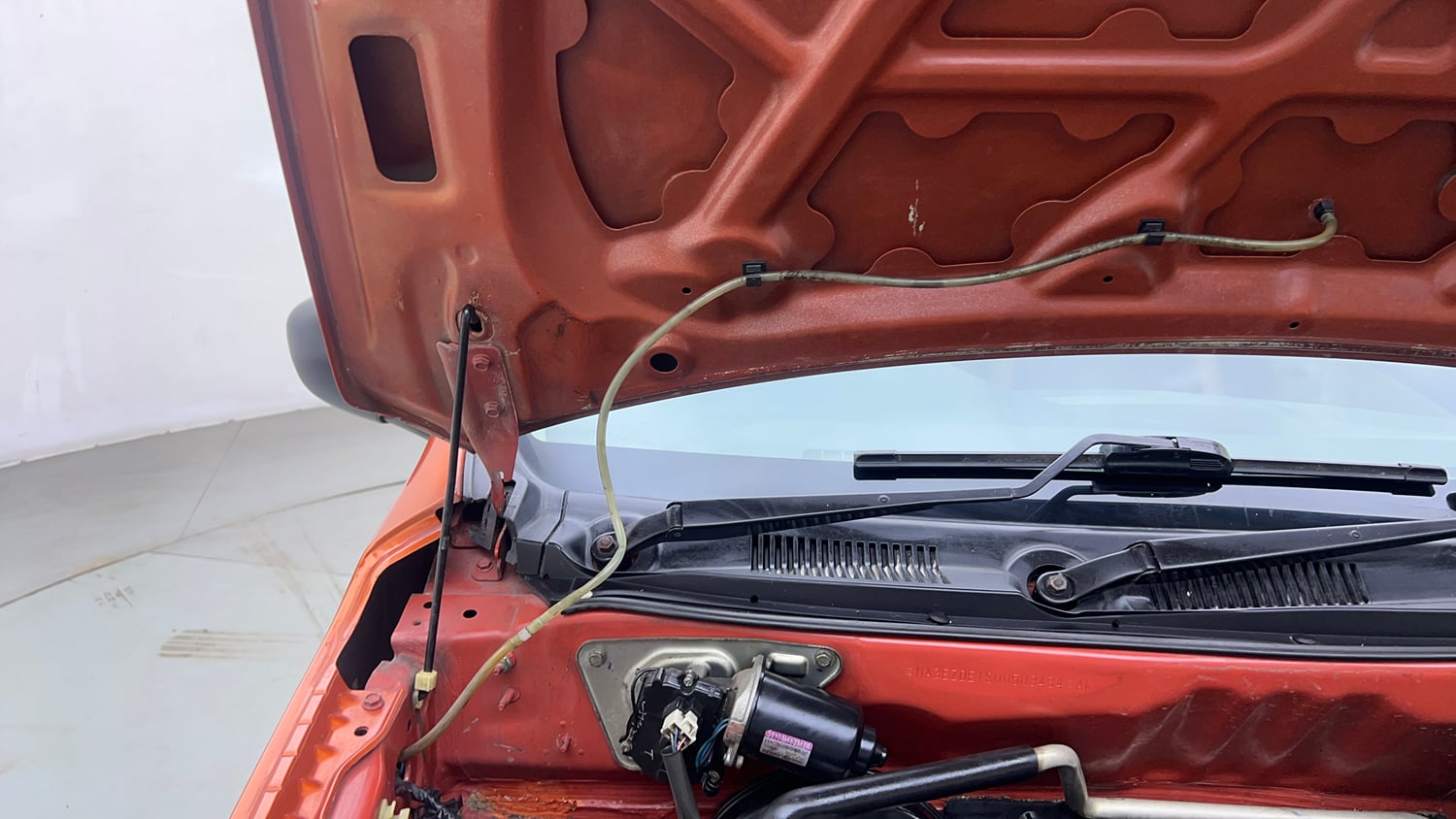 Used 2019 maruti-suzuki Alto K10 LXi (O) CNG Cng Manual engine ENGINE RIGHT SIDE HINGE & APRON VIEW