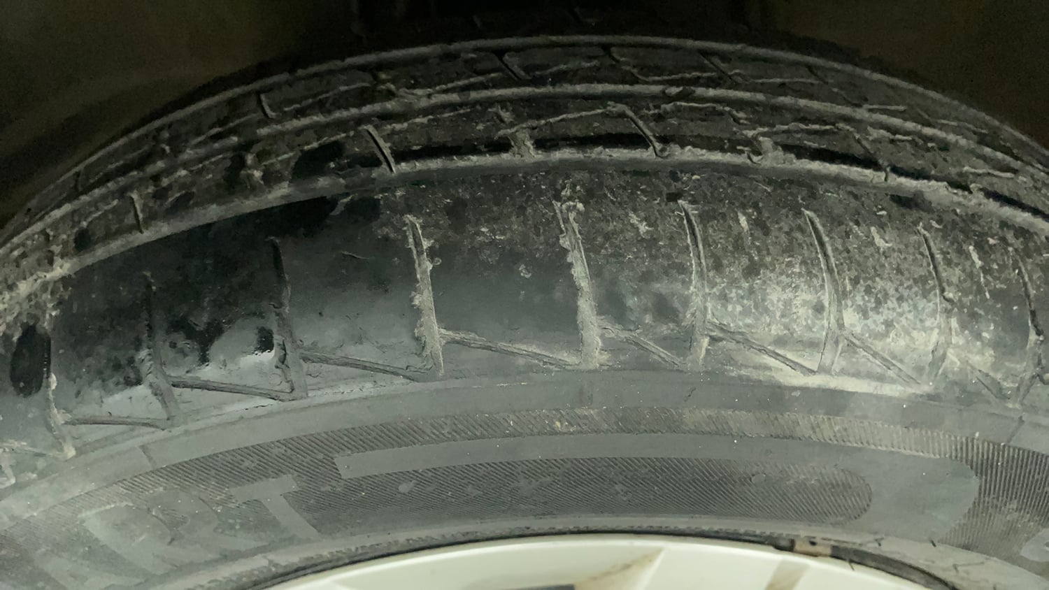 Used 2022 Maruti Suzuki Alto 800 VXi Petrol Manual tyres LEFT FRONT TYRE TREAD VIEW
